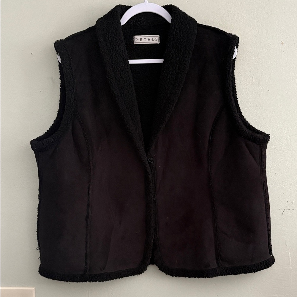 Petals Black lined faux leather Vest XL